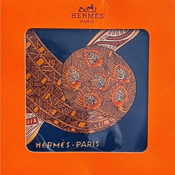 Vintage Hermès Scarf 86 x 89 cm. - Picture 1 of 8